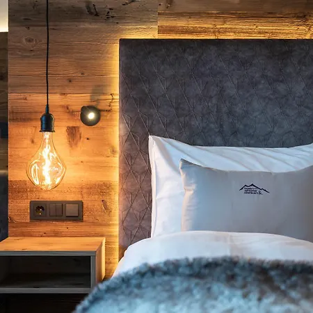 Hotel Zehnerkar &