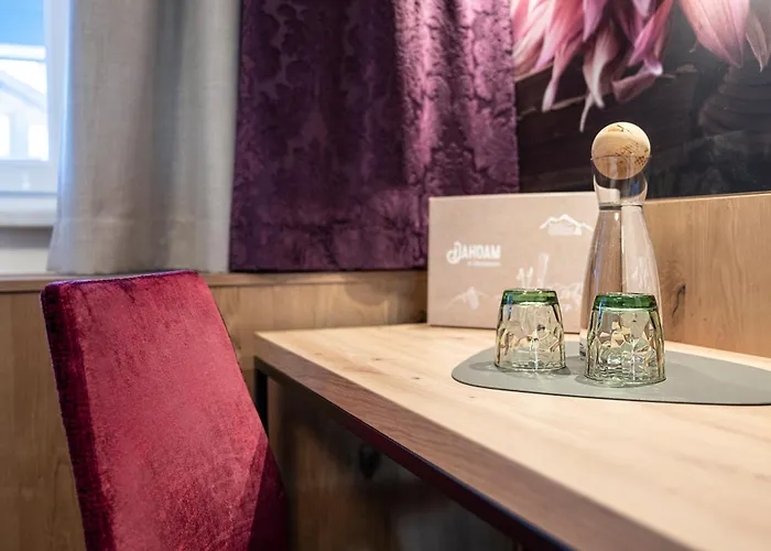 Zehnerkar & Ξενοδοχείο